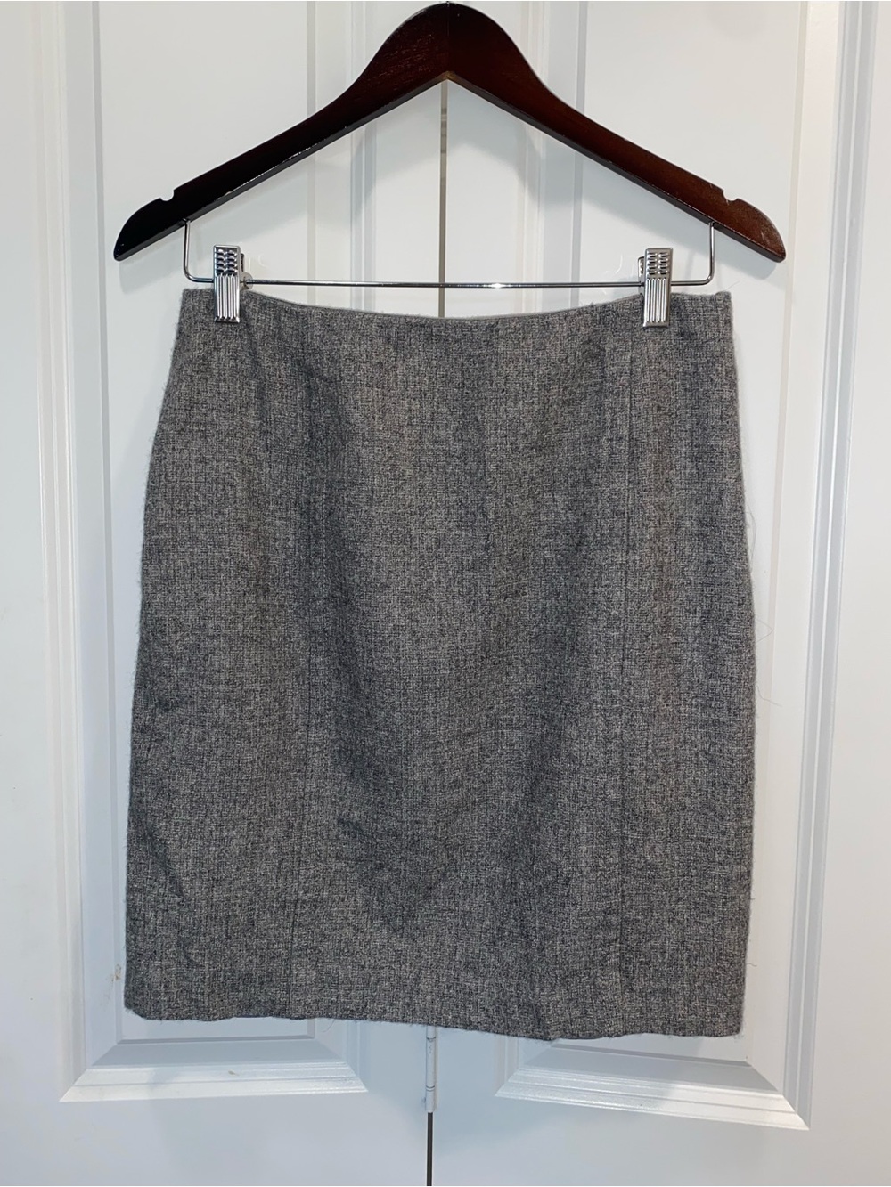 Ann Taylor Gray Tweed Pencil Skirt